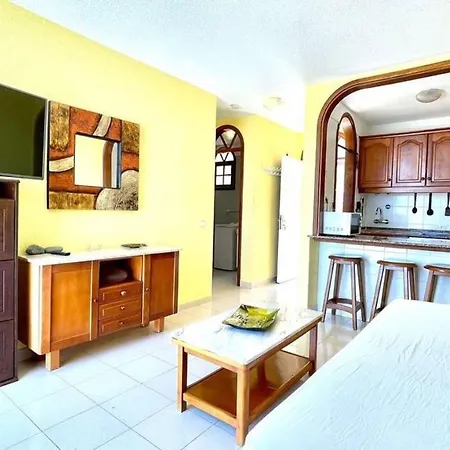 Appartement Modern With Shared Pool, Close To The Beach, In Tenerife South