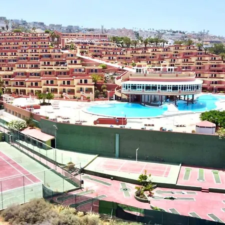 アパート Modern With Shared Pool, Close To The Beach, In Tenerife South