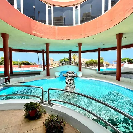 Apartmán Modern With Shared Pool, Close To The Beach, In Tenerife South *