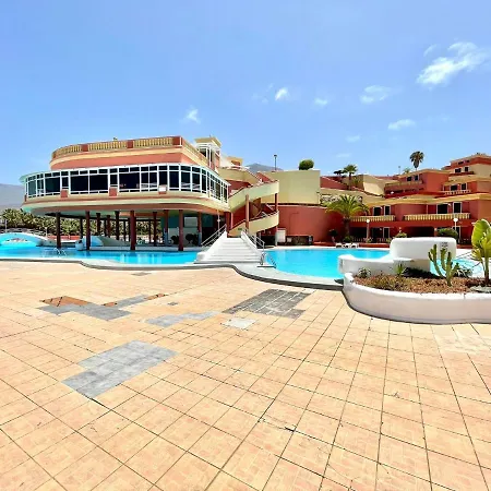 Modern With Shared Pool, Close To The Beach, In Tenerife South Apartmán Costa Adeje (Tenerife)
