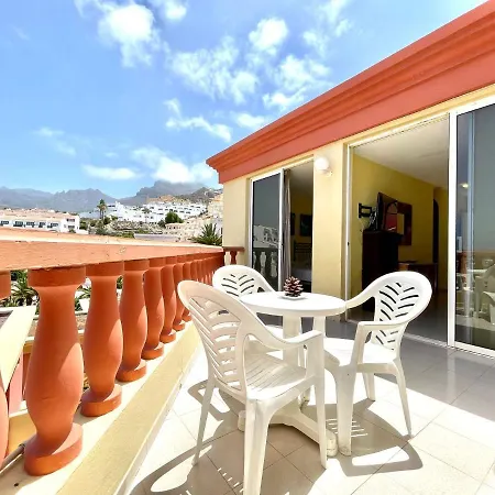 Apartmán Modern With Shared Pool, Close To The Beach, In Tenerife South