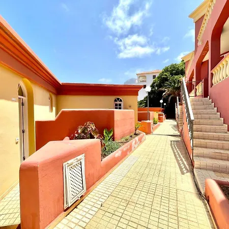 Apartmán Modern With Shared Pool, Close To The Beach, In Tenerife South Costa Adeje (Tenerife)