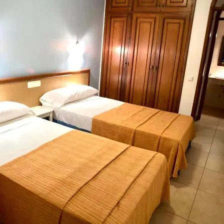 Apartmán Modern With Shared Pool, Close To The Beach, In Tenerife South
