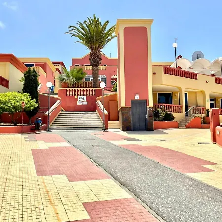 Modern With Shared Pool, Close To The Beach, In Tenerife South 阿德耶