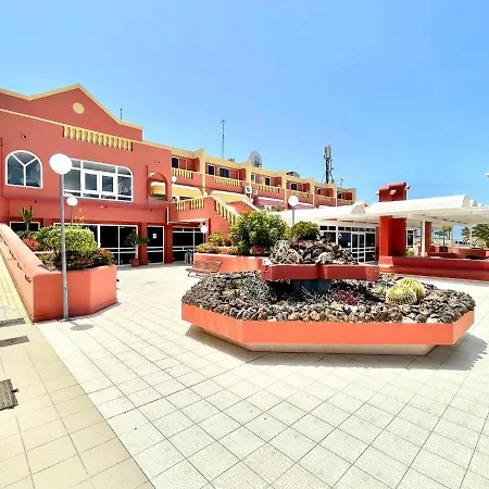 Modern With Shared Pool, Close To The Beach, In Tenerife South * 阿德耶